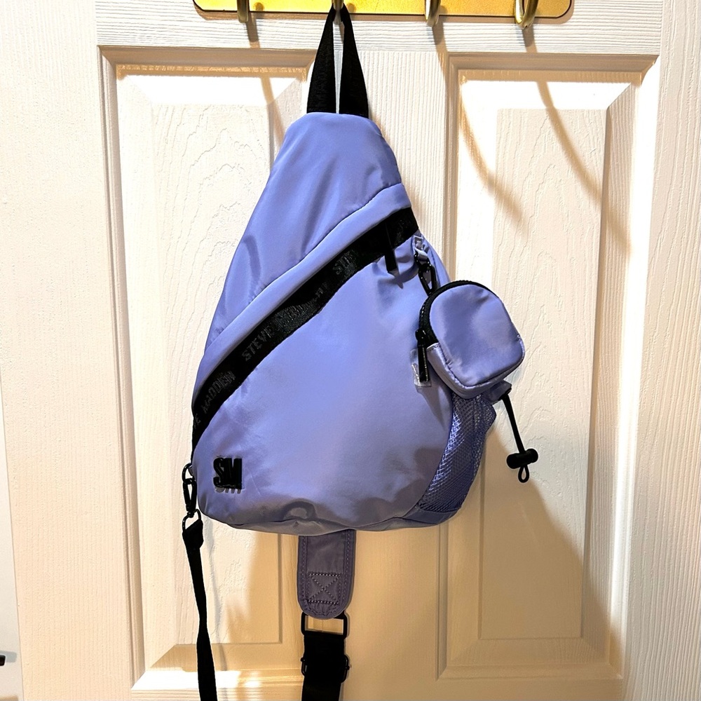Steve Madden Periwinkle Sling Bag for Men or Women. New, never used.